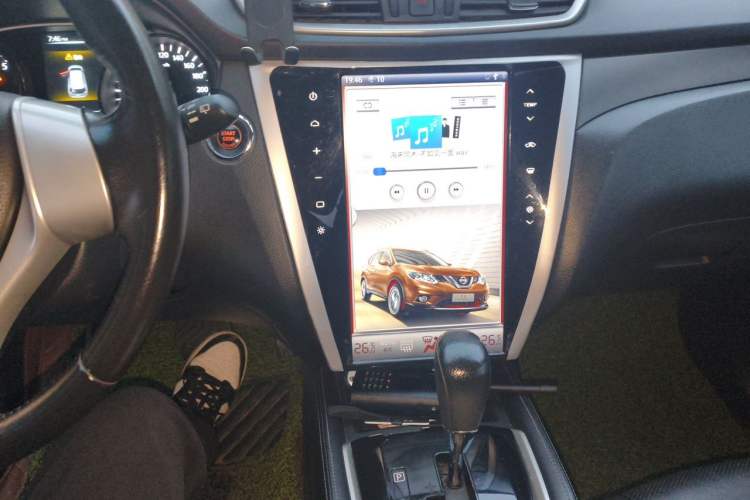 Used Nissan X-Trail 2014 2.0L CVT Comfort Edition 2WD Audio And AC Panel