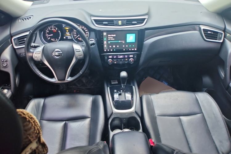 Used Nissan X-Trail 2014 2.5L CVT Luxury Edition 4WD Center Console