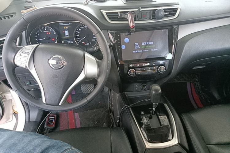 Used Nissan X-Trail 2014 2.0L CVT Comfort Edition 2WD Center Console