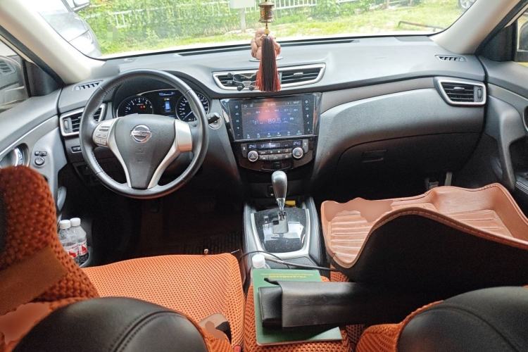 Used Nissan X-Trail 2014 2.0L CVT Comfort Edition 2WD Center Console
