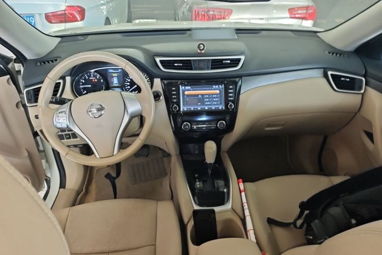 Used Nissan X-Trail 2014 2.0L CVT Comfort Edition 2WD Center Console