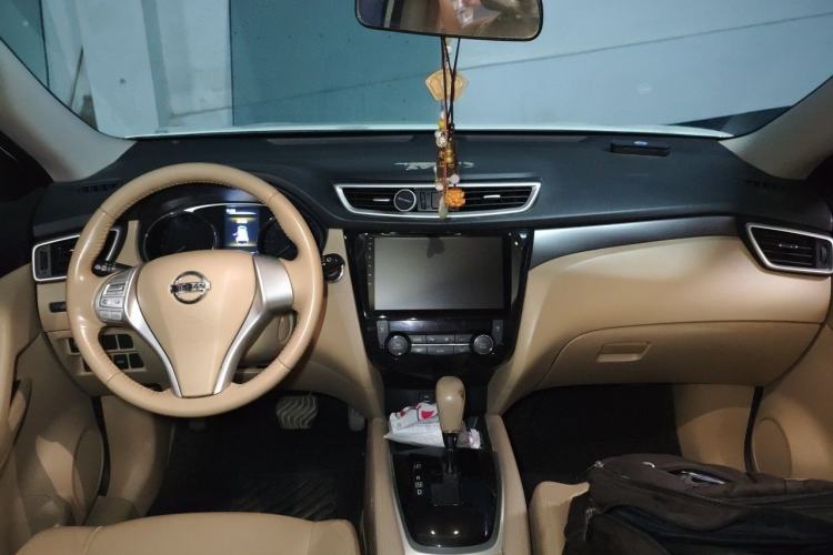 Used Nissan X-Trail 2014 2.0L CVT Comfort Edition 2WD Center Console