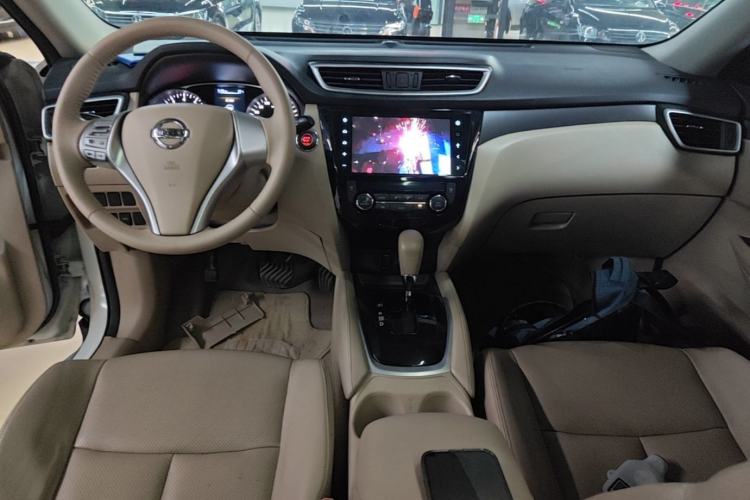 Used Nissan X-Trail 2014 2.0L CVT Comfort Edition 2WD Center Console