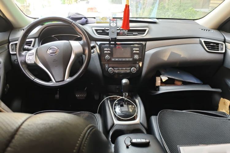Used Nissan X-Trail 2014 2.0L CVT Comfort Edition 2WD Center Console