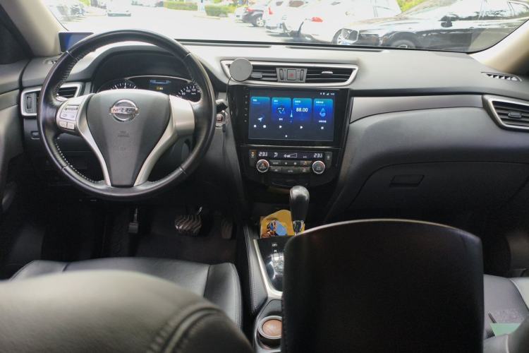 Used Nissan X-Trail 2014 2.0L CVT Comfort Edition 2WD Center Console