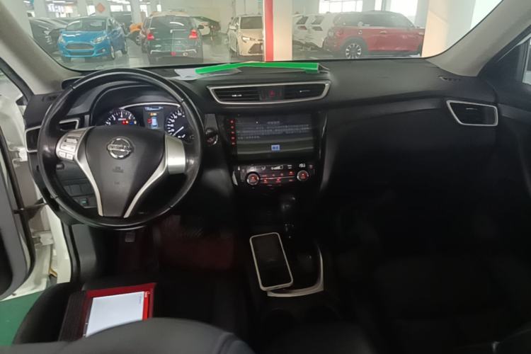 Used Nissan X-Trail 2014 2.0L CVT Comfort Edition 2WD Center Console