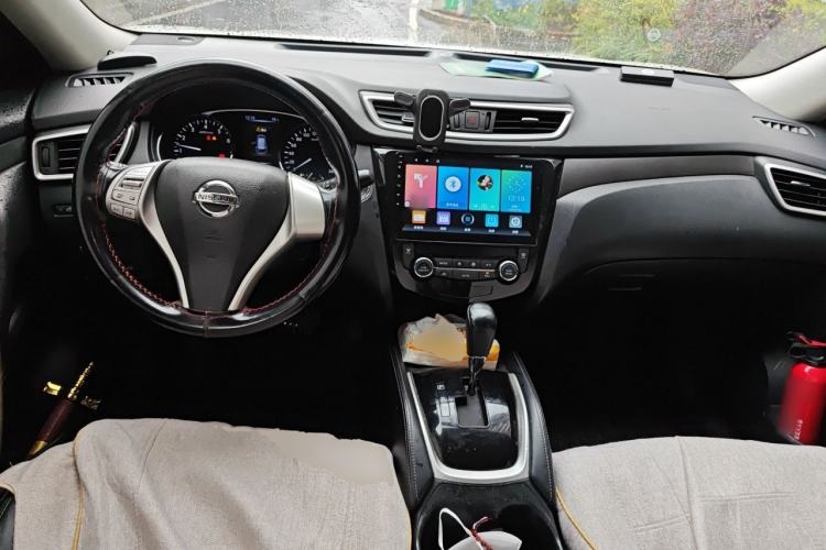 Used Nissan X-Trail 2014 2.0L CVT Comfort Edition 2WD Center Console