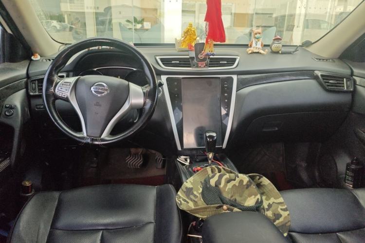 Used Nissan X-Trail 2014 2.0L CVT Comfort Edition 2WD Center Console