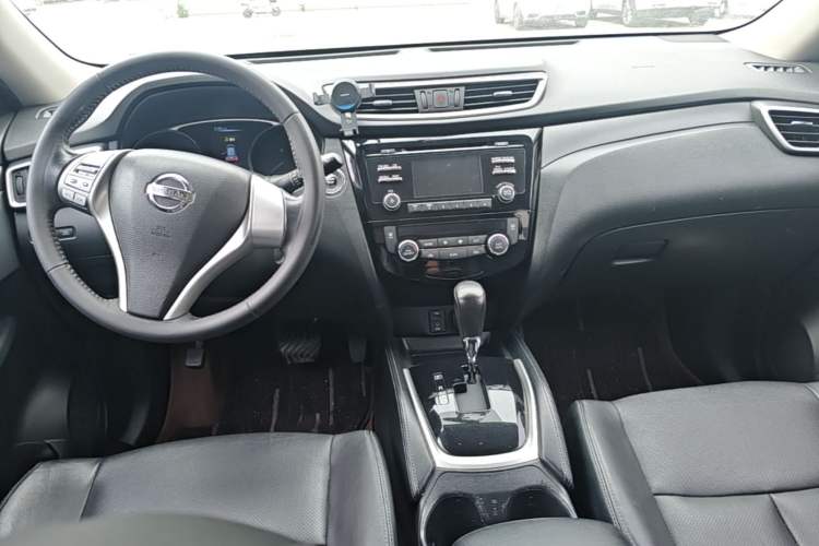 Used Nissan X-Trail 2014 2.0L CVT Comfort Edition 2WD Center Console