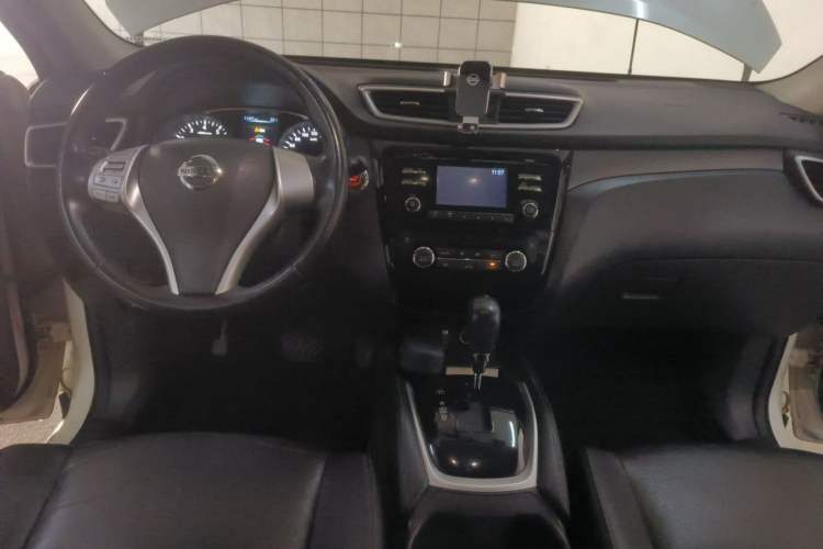Used Nissan X-Trail 2014 2.0L CVT Comfort Edition 2WD Center Console