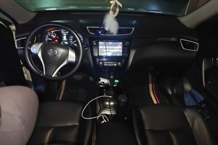 Used Nissan X-Trail 2014 2.0L CVT Comfort Edition 2WD Center Console