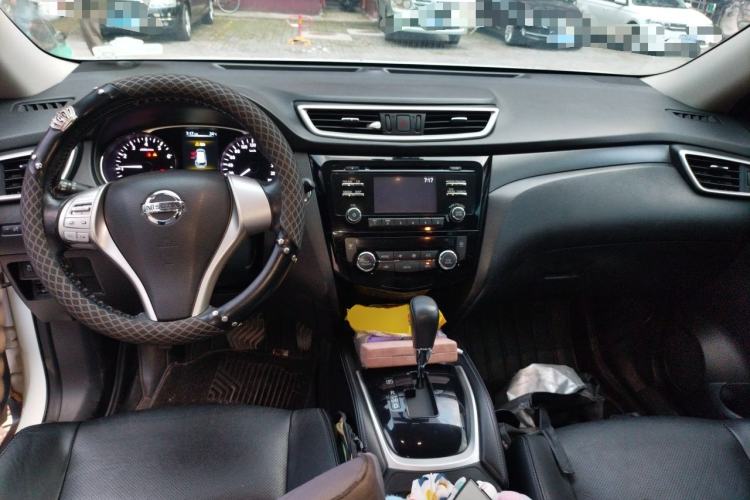 Used Nissan X-Trail 2014 2.0L CVT Comfort Edition 2WD Center Console