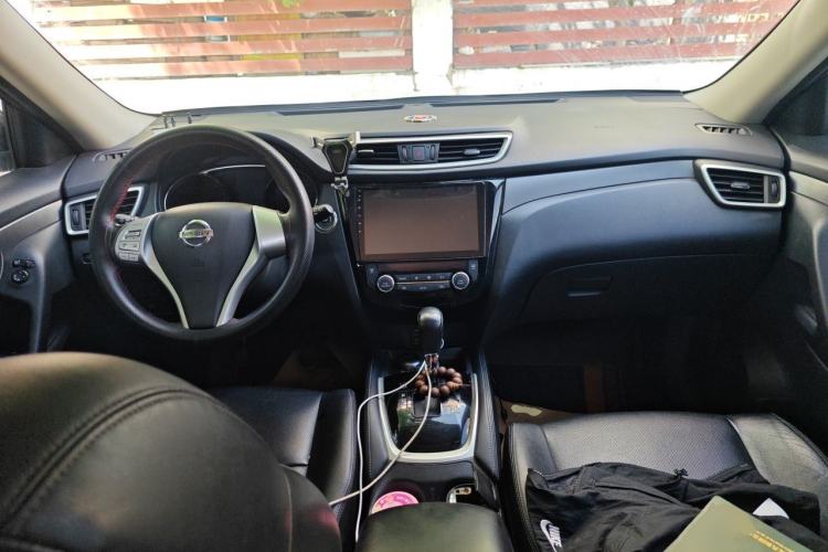 Used Nissan X-Trail 2014 2.0L CVT Comfort Edition 2WD Center Console