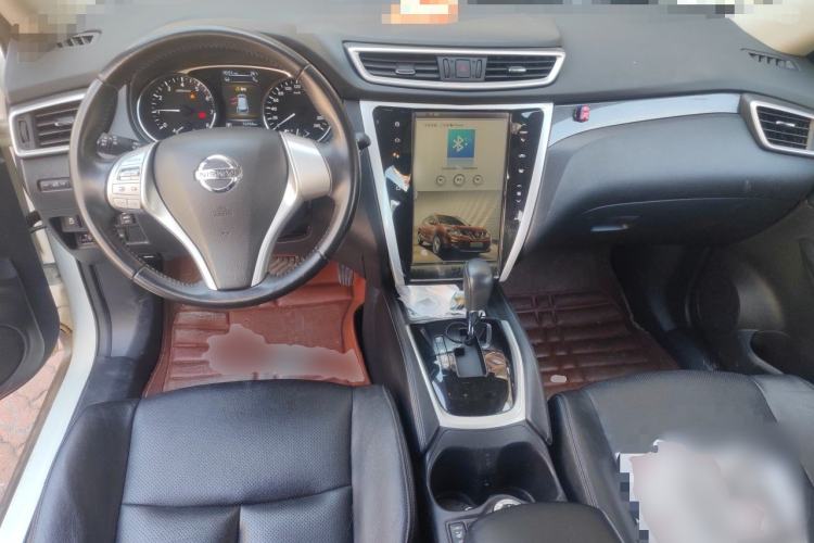 Used Nissan X-Trail 2014 2.5L CVT Luxury Edition 4WD Center Console
