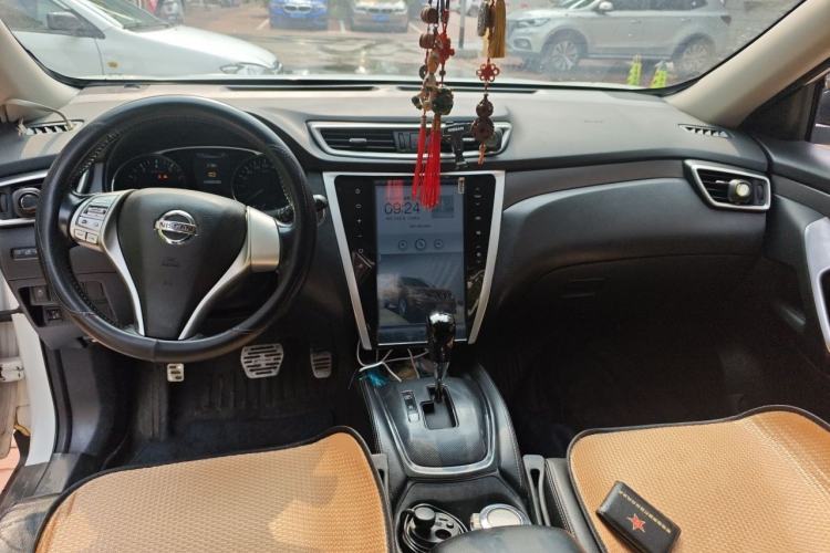 Used Nissan X-Trail 2014 2.0L CVT Comfort Edition 2WD Center Console