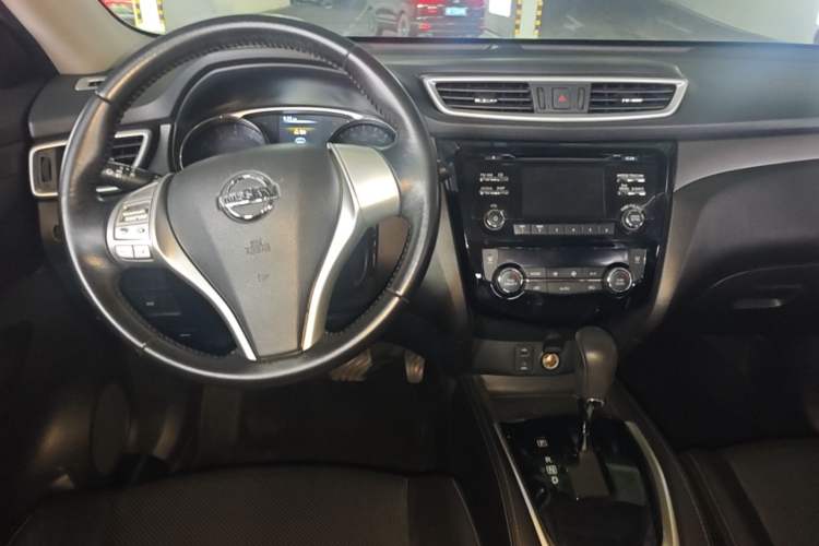 Used Nissan X-Trail 2014 2.0L CVT Comfort Edition 2WD Center Console