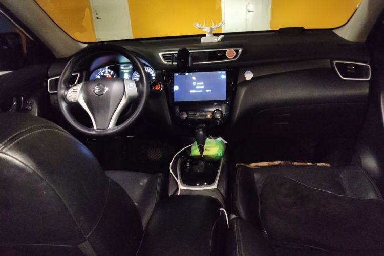 Used Nissan X-Trail 2014 2.0L CVT Comfort Edition 2WD Center Console