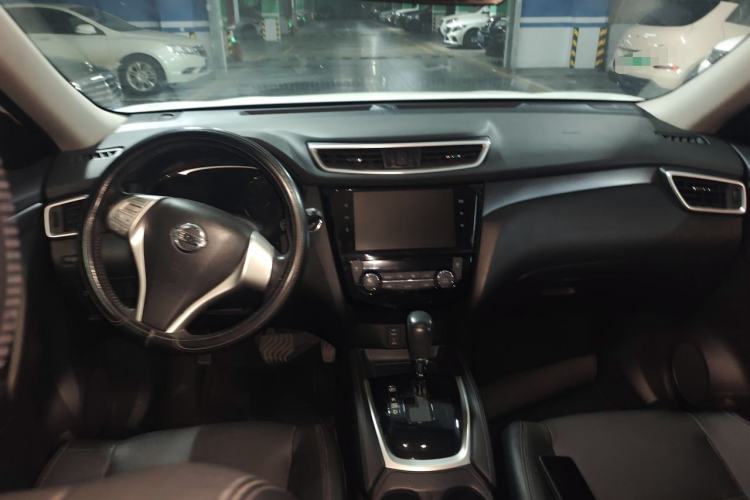 Used Nissan X-Trail 2014 2.0L CVT Comfort Edition 2WD Center Console