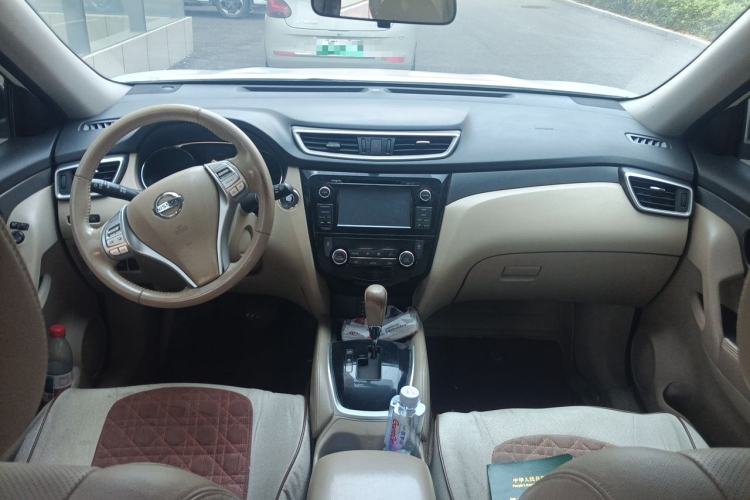 Used Nissan X-Trail 2014 2.0L CVT Smart Edition 2WD Center Console