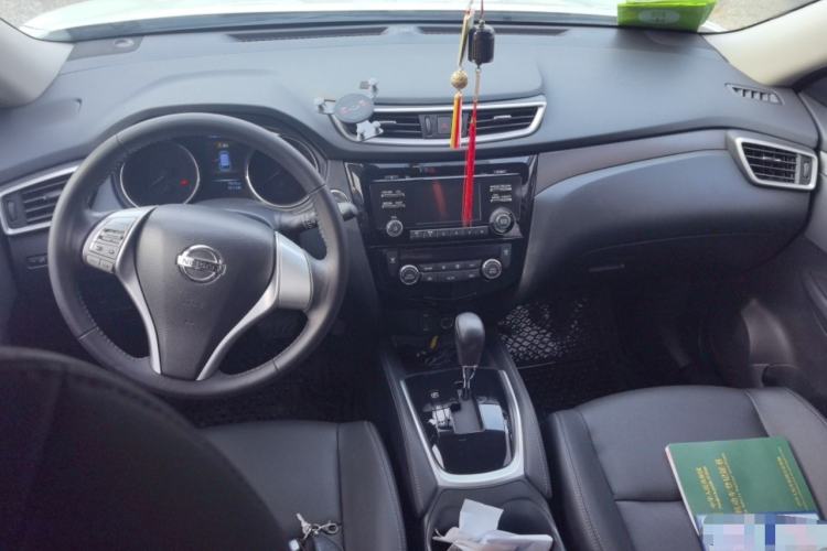 Used Nissan X-Trail 2014 2.0L CVT Comfort Edition 2WD Center Console