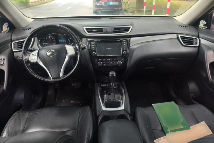 Used Nissan X-Trail 2014 2.0L CVT Comfort Edition 2WD Center Console