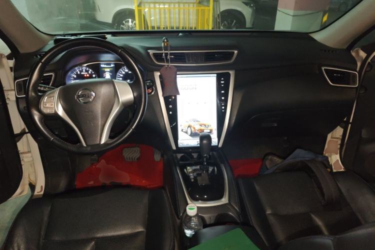 Used Nissan X-Trail 2014 2.0L CVT Comfort Edition 2WD Center Console