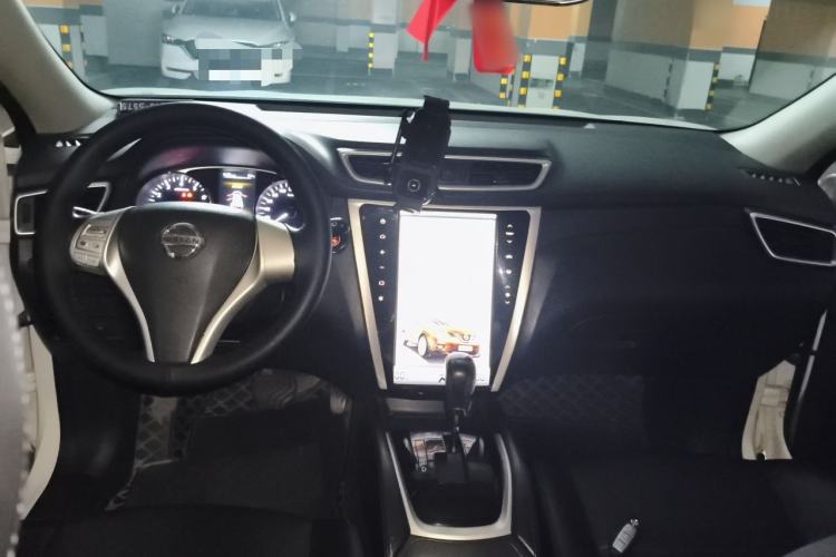 Used Nissan X-Trail 2014 2.0L CVT Comfort Edition 2WD Center Console