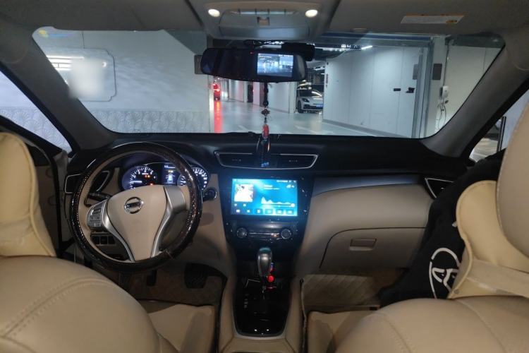 Used Nissan X-Trail 2014 2.0L CVT Smart Edition 2WD Center Console