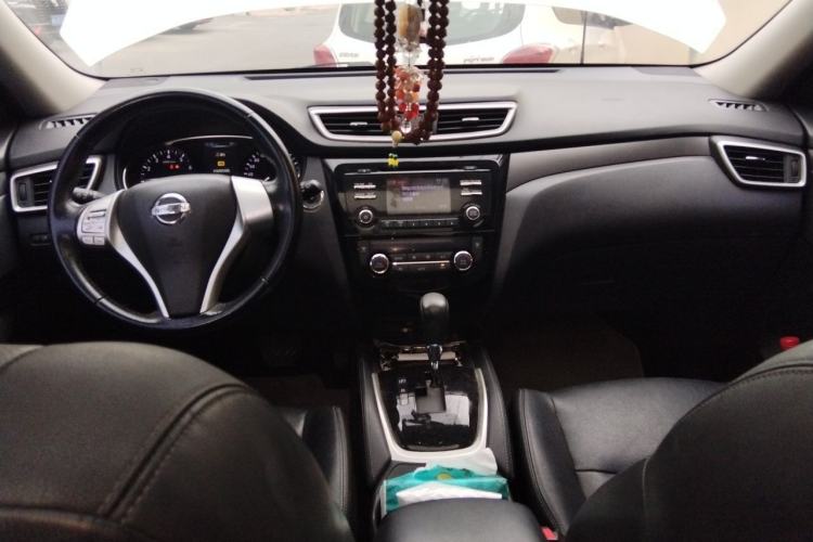Used Nissan X-Trail 2014 2.0L CVT Comfort Edition 2WD Center Console