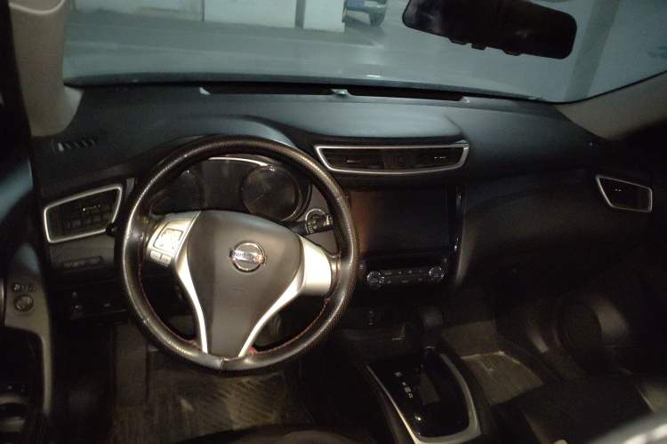 Used Nissan X-Trail 2014 2.0L CVT Comfort Edition 2WD Center Console