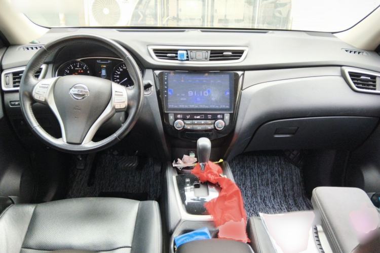 Used Nissan X-Trail 2014 2.0L CVT Smart Edition 2WD Center Console