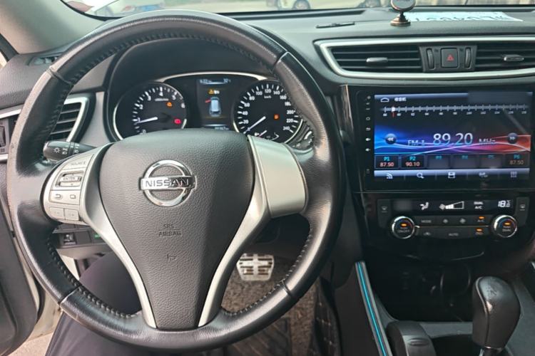 Used Nissan X-Trail 2014 2.0L CVT Comfort Edition 2WD Center Console