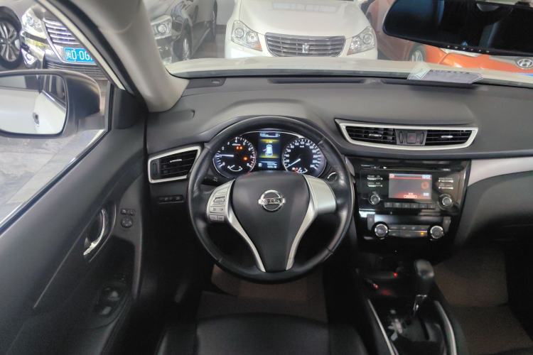 Used Nissan X-Trail 2014 2.0L CVT Comfort Edition 2WD Center Console