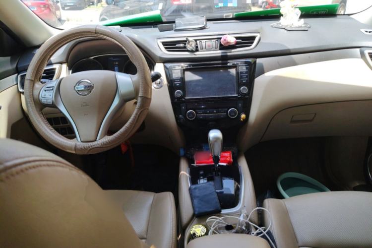 Used Nissan X-Trail 2014 2.0L CVT Comfort Edition 2WD Center Console