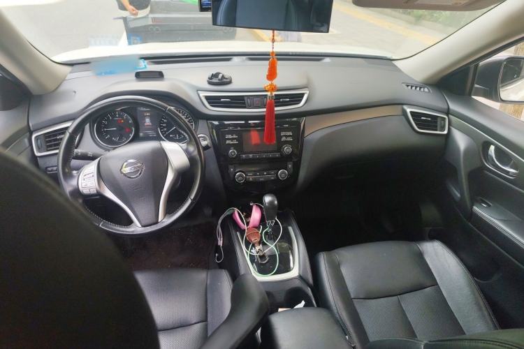 Used Nissan X-Trail 2014 2.0L CVT Comfort Edition 2WD Center Console