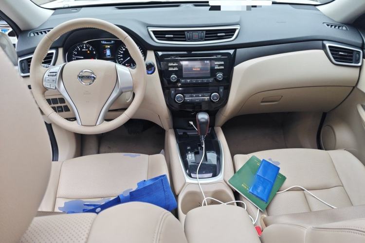 Used Nissan X-Trail 2014 2.0L CVT Comfort Edition 2WD Center Console