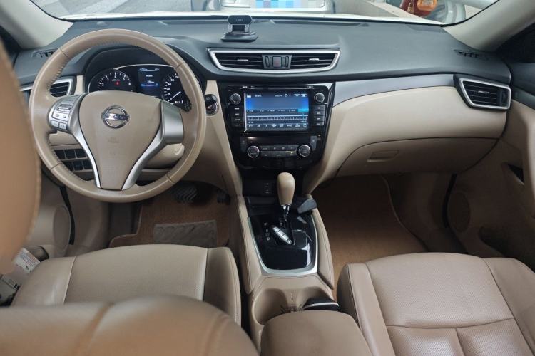 Used Nissan X-Trail 2014 2.0L CVT Comfort Edition 2WD Center Console