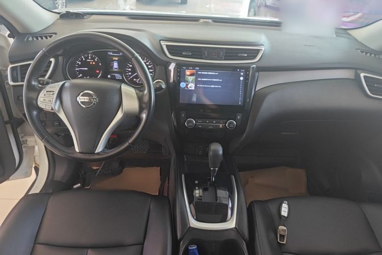 Used Nissan X-Trail 2014 2.0L CVT Comfort Edition 2WD Center Console