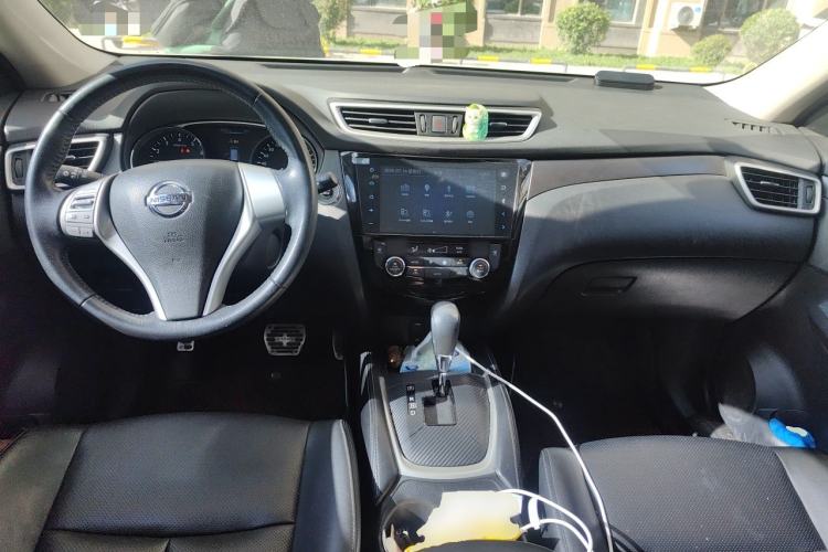 Used Nissan X-Trail 2014 2.0L CVT Comfort Edition 2WD Center Console