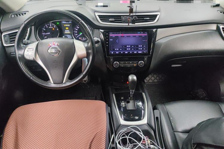 Used Nissan X-Trail 2014 2.0L CVT Comfort Edition 2WD Center Console