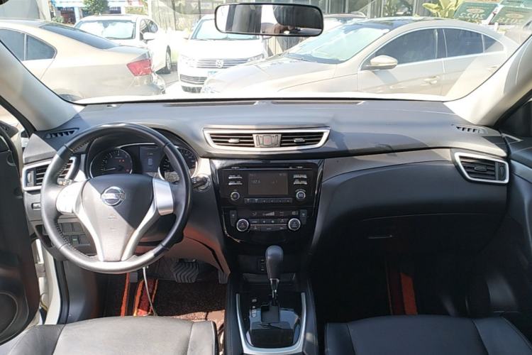 Used Nissan X-Trail 2014 2.0L CVT Comfort Edition 2WD Center Console
