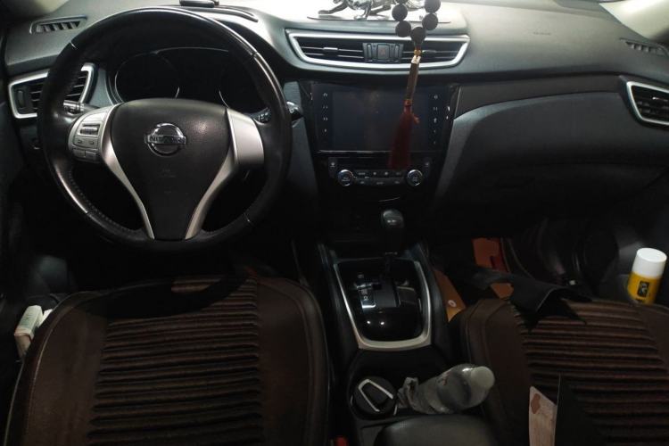 Used Nissan X-Trail 2014 2.0L CVT Comfort Edition 2WD Center Console