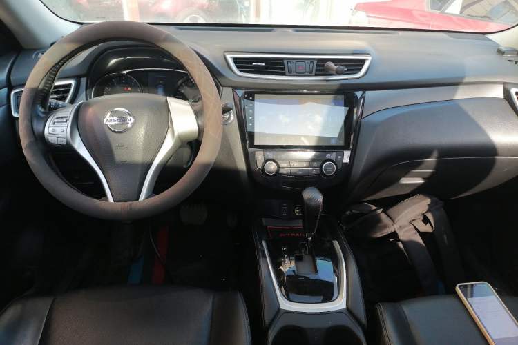 Used Nissan X-Trail 2014 2.0L CVT Comfort Edition 2WD Center Console
