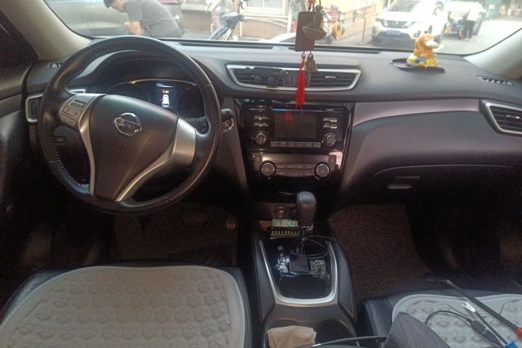 Used Nissan X-Trail 2014 2.0L CVT Comfort Edition 2WD Center Console