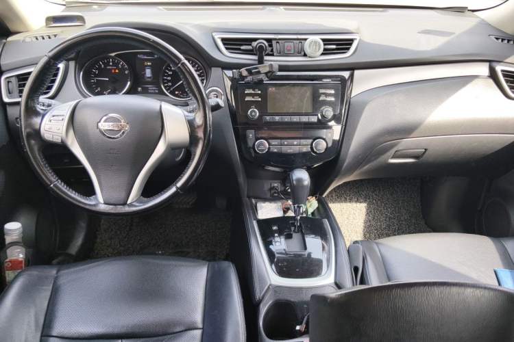 Used Nissan X-Trail 2014 2.0L CVT Comfort Edition 2WD Center Console