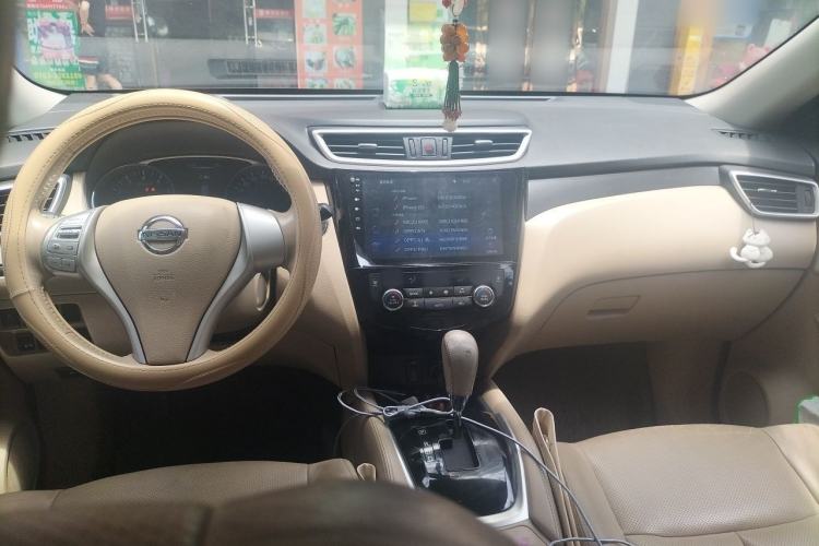 Used Nissan X-Trail 2014 2.0L CVT Comfort Edition 2WD Center Console