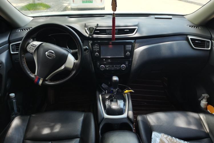Used Nissan X-Trail 2014 2.0L CVT Comfort Edition 2WD Center Console