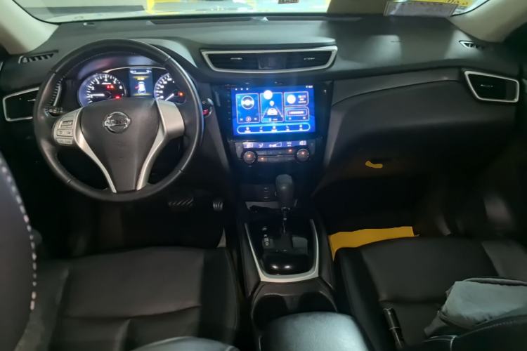 Used Nissan X-Trail 2014 2.0L CVT Comfort Edition 2WD Center Console