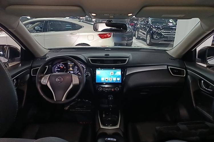 Used Nissan X-Trail 2014 2.0L CVT Comfort Edition 2WD Center Console