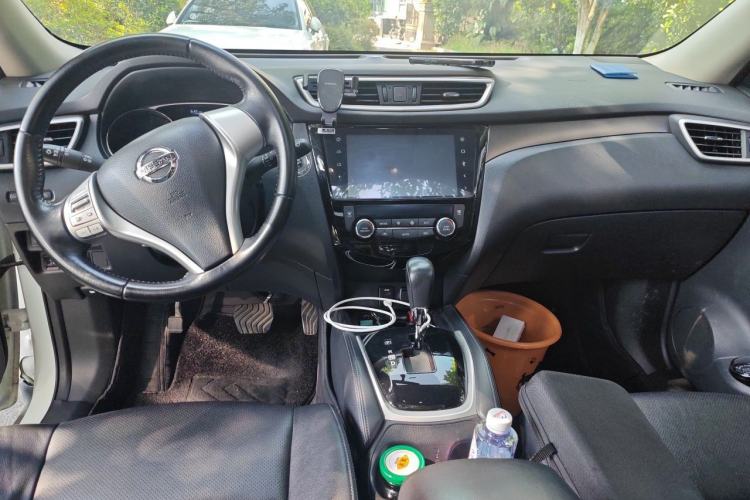 Used Nissan X-Trail 2014 2.0L CVT Comfort Edition 2WD Center Console